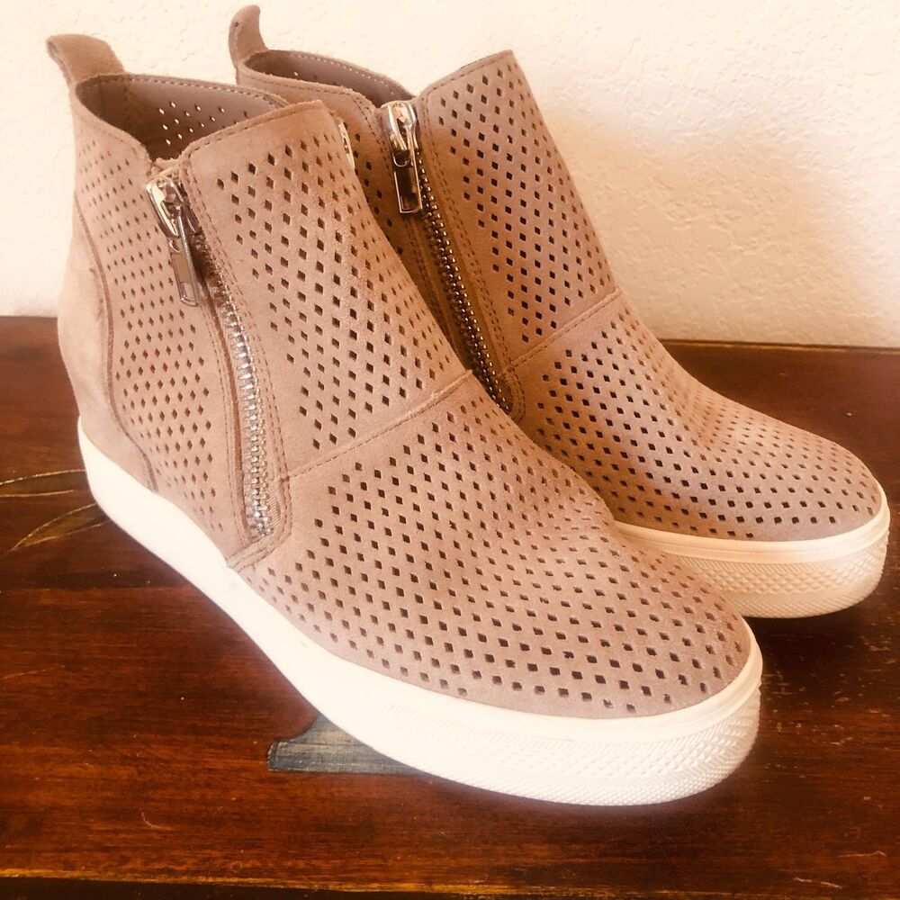 Steve Madden Woman's Suede Wedgie Bootie Size 9 M